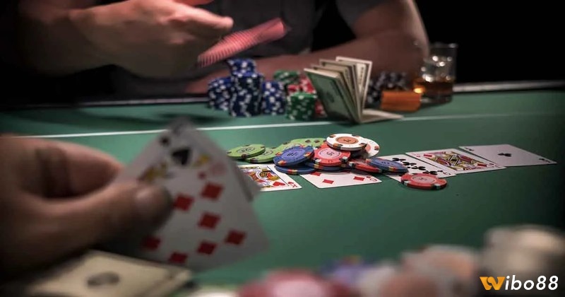 Cách đọc đối thủ và bluff hiệu quả quan trọng để chơi poker hiệu quả