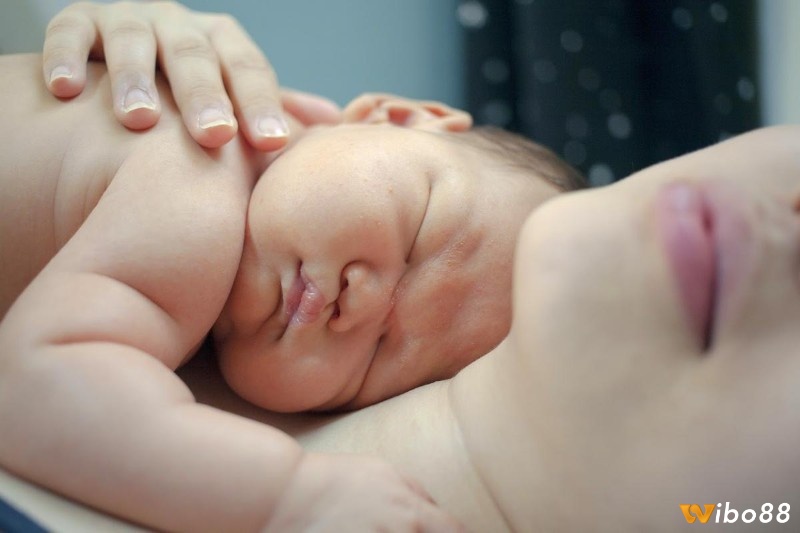 Điềm báo trong giấc mơ nhìn tháy sinh con trai khóc lóc